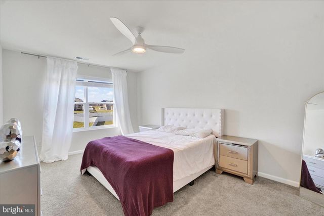 245 HOLLYHOCK DR, Manchester, PA 17345