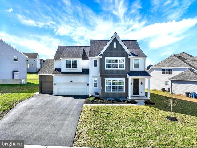 245 HOLLYHOCK DR, Manchester, PA 17345