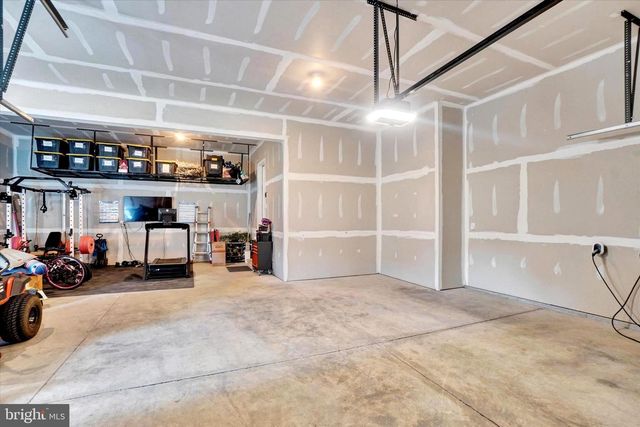 245 HOLLYHOCK DR, Manchester, PA 17345