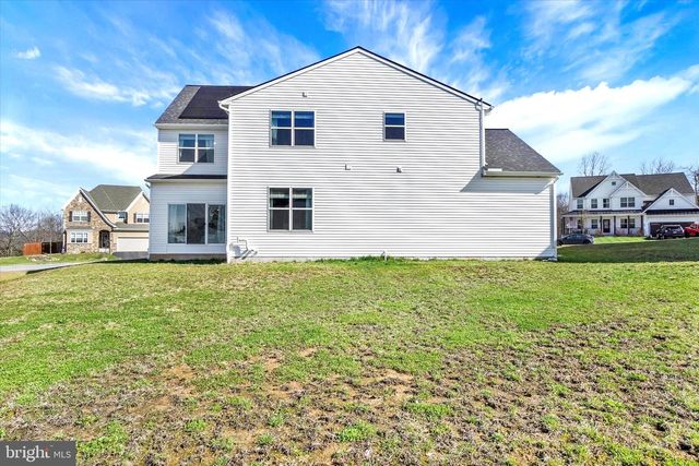 245 HOLLYHOCK DR, Manchester, PA 17345