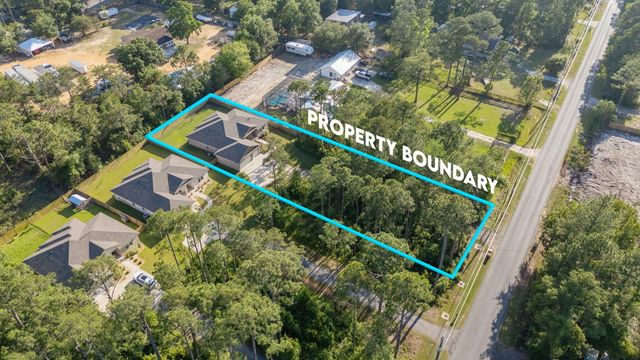 9073 E River Drive, Navarre, FL 32566