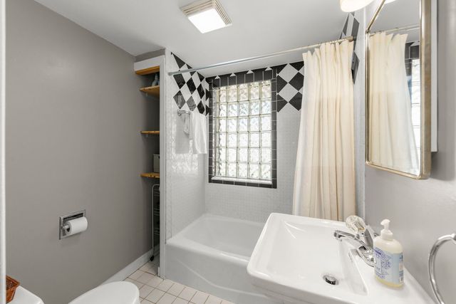 146 W Greenfield Avenue, Lombard, IL 60148