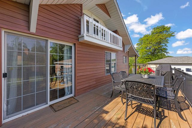 146 W Greenfield Avenue, Lombard, IL 60148