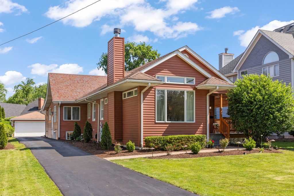 146 W Greenfield Avenue, Lombard, IL 60148