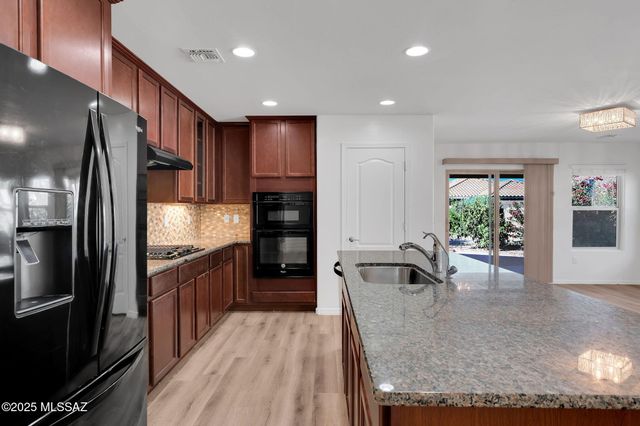 11730 W Oilseed Drive, Marana, AZ 85653