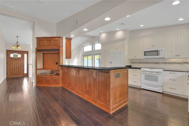 22 Gunsmoke, Phillips Ranch, CA 91766