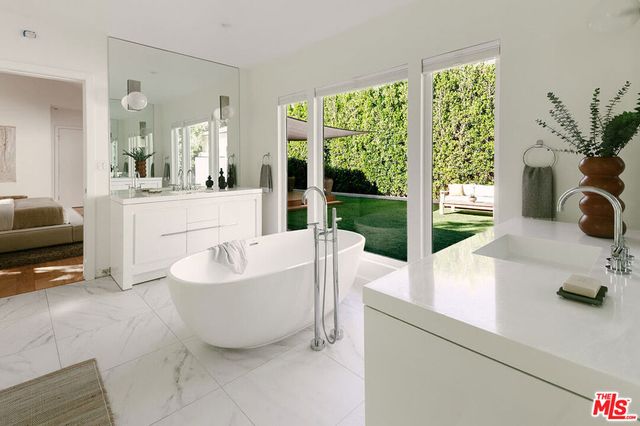 10346 Ilona Avenue, Los Angeles, CA 90064