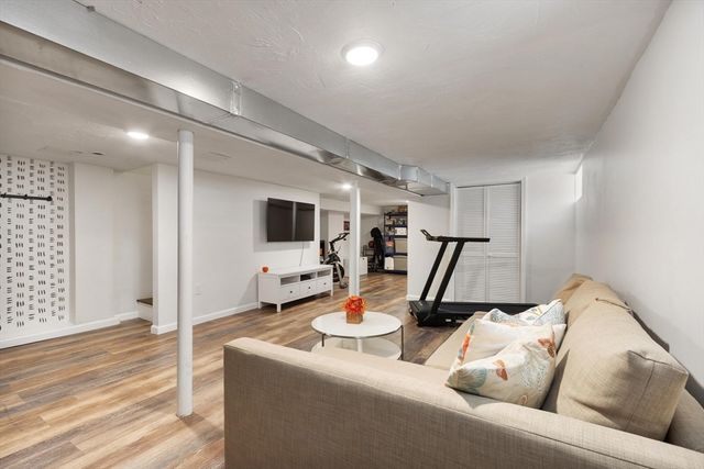 129 Washington St 129, Winchester, MA 01890