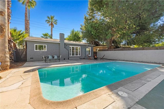 15933 Haynes Street, Van Nuys, CA 91406