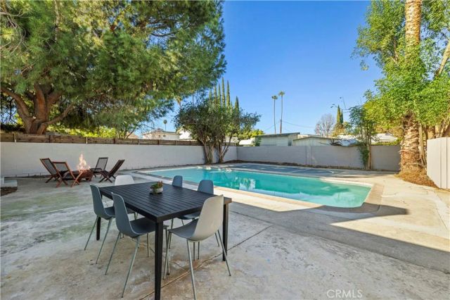 15933 Haynes Street, Van Nuys, CA 91406