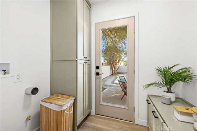 15933 Haynes Street, Van Nuys, CA 91406