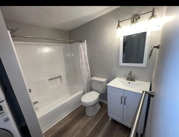 200 Woodlawn Ave 206, North Providence, RI 02904