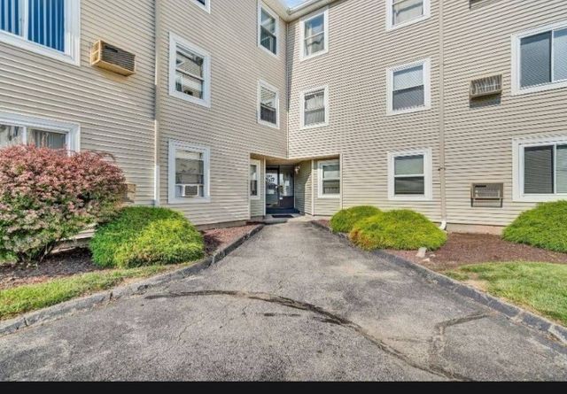 200 Woodlawn Ave 206, North Providence, RI 02904