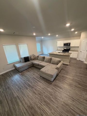 7825 Joe Lynn Trails, Denham Springs, LA 70726