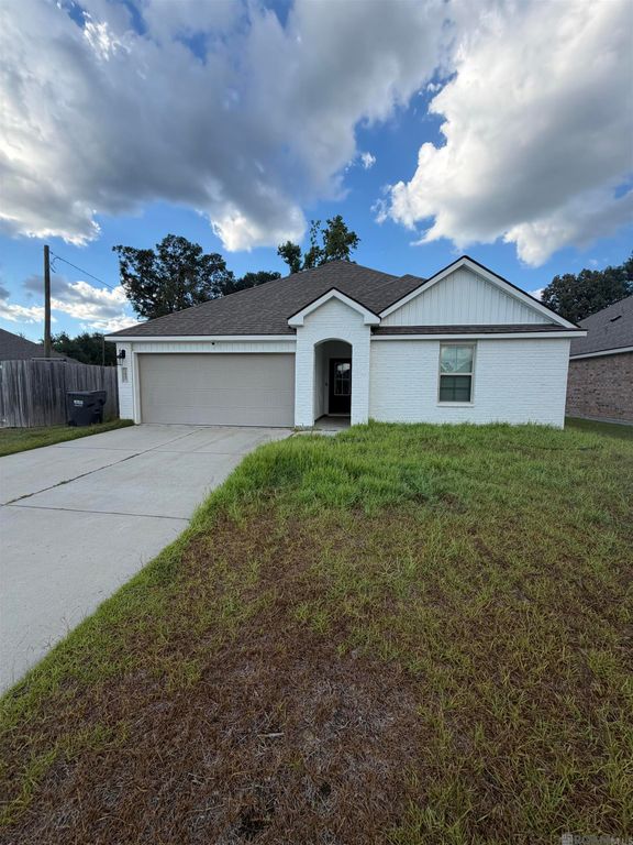 7825 Joe Lynn Trails, Denham Springs, LA 70726
