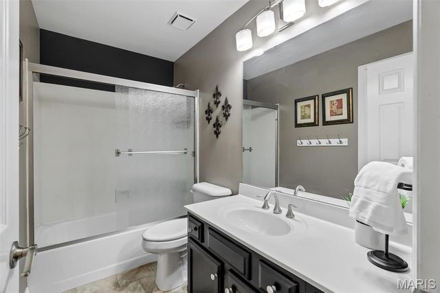 216 Country Hollow Court, St Charles, MO 63304