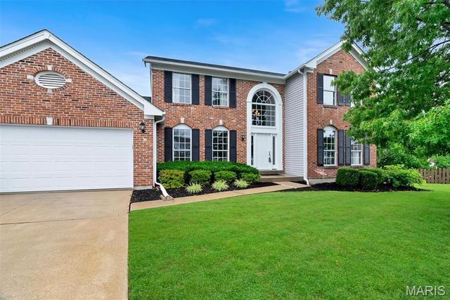 216 Country Hollow Court, St Charles, MO 63304