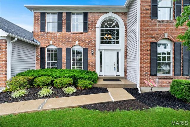 216 Country Hollow Court, St Charles, MO 63304