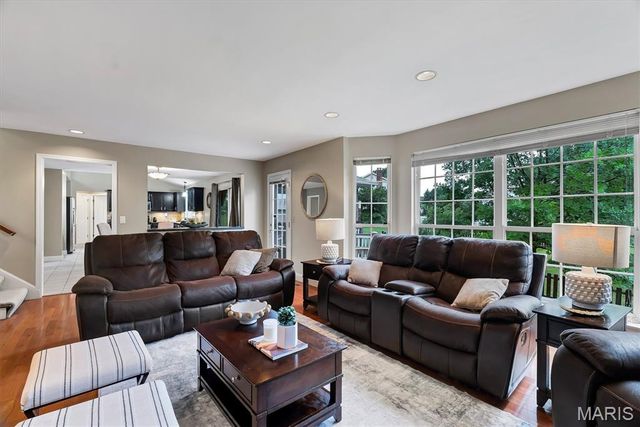216 Country Hollow Court, St Charles, MO 63304