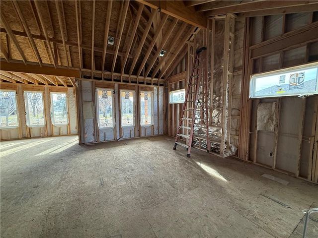 2616 NE Woodland Oak Drive, Lee's Summit, MO 64086