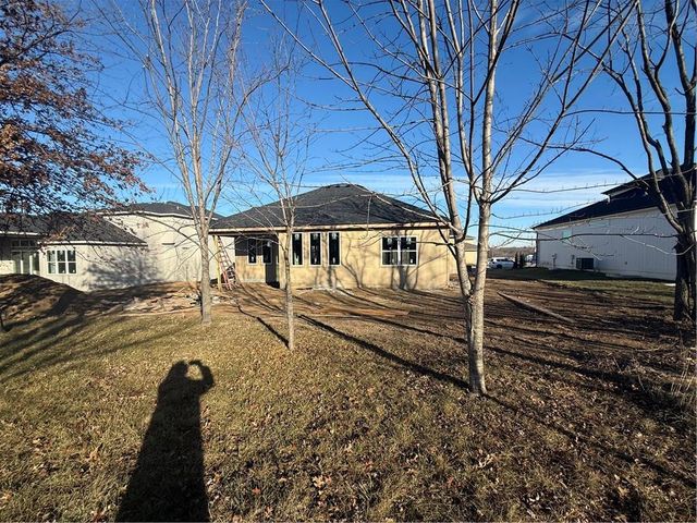 2616 NE Woodland Oak Drive, Lee's Summit, MO 64086