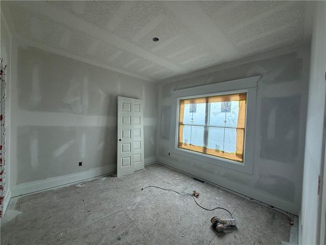 2616 NE Woodland Oak Drive, Lee's Summit, MO 64086