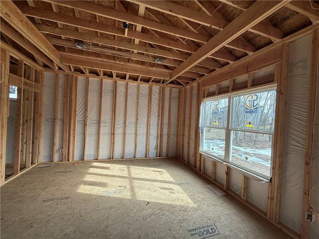 2616 NE Woodland Oak Drive, Lee's Summit, MO 64086