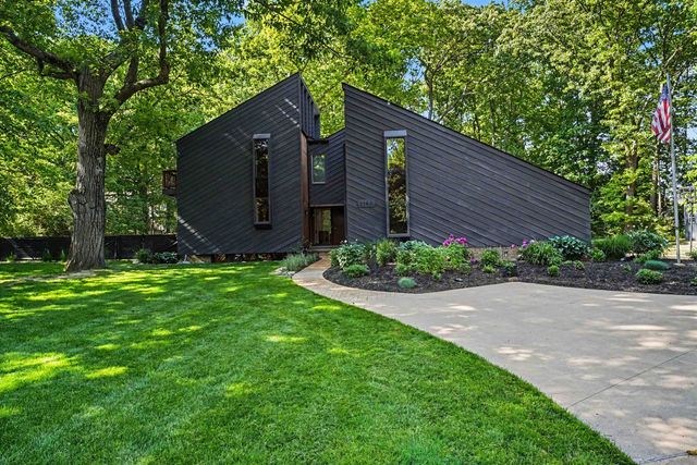 5143 Green Meadows Road, Grand Blanc, MI 48439