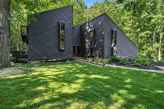 5143 Green Meadows Road, Grand Blanc, MI 48439