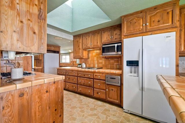 1931 S Pacific Street, Oceanside, CA 92054