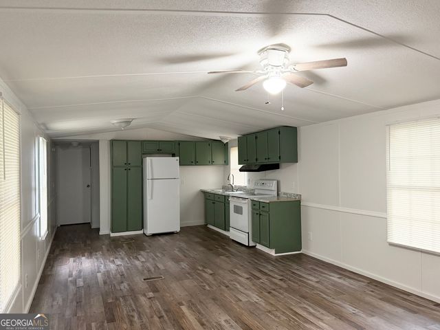 408 Register Street, Dexter, GA 31019