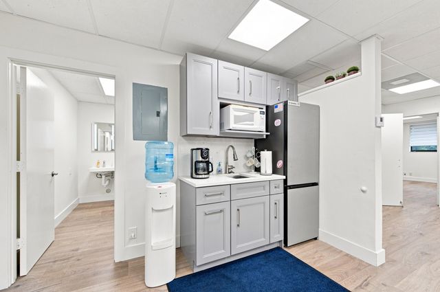 1881 N University Drive 204, Coral Springs, FL 33071