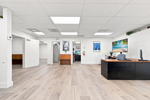 1881 N University Drive 204, Coral Springs, FL 33071