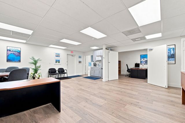 1881 N University Drive 204, Coral Springs, FL 33071