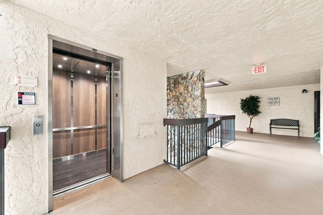 1881 N University Drive 204, Coral Springs, FL 33071