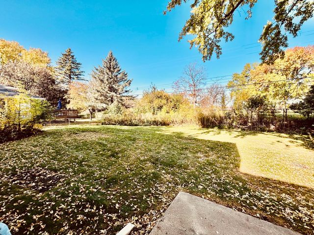8208 40th Avenue N, New Hope, MN 55427