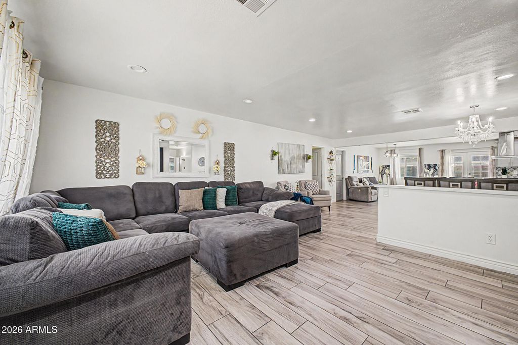 3102 W VILLA MARIA Drive, Phoenix, AZ 85053 — photo 4