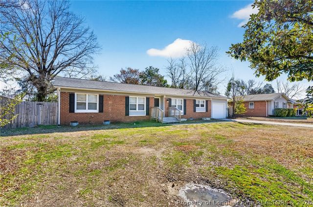 1083 Strickland Bridge Road, Fayetteville, NC 28304