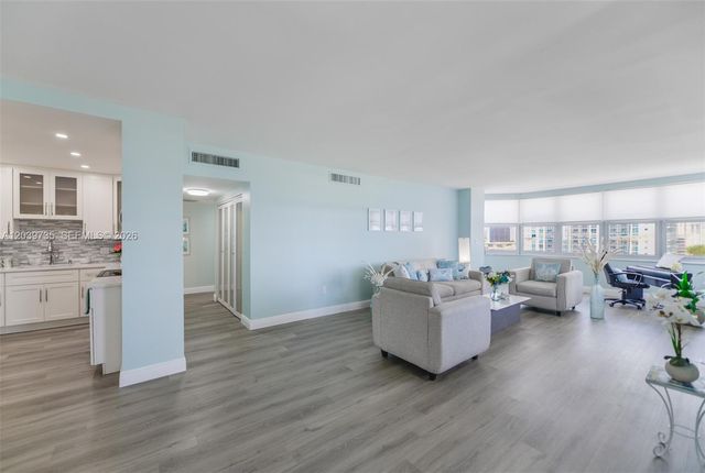 1985 S Ocean Dr 8P, Hallandale Beach, FL 33009