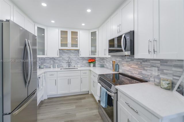 1985 S Ocean Dr 8P, Hallandale Beach, FL 33009