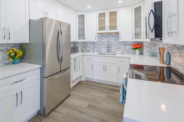 1985 S Ocean Dr 8P, Hallandale Beach, FL 33009