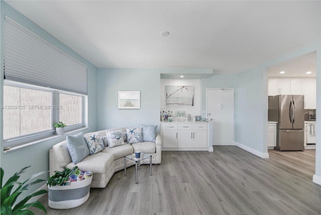 1985 S Ocean Dr 8P, Hallandale Beach, FL 33009