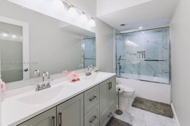 1985 S Ocean Dr 8P, Hallandale Beach, FL 33009
