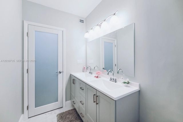 1985 S Ocean Dr 8P, Hallandale Beach, FL 33009