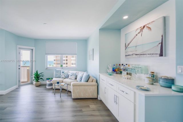 1985 S Ocean Dr 8P, Hallandale Beach, FL 33009