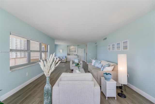 1985 S Ocean Dr 8P, Hallandale Beach, FL 33009