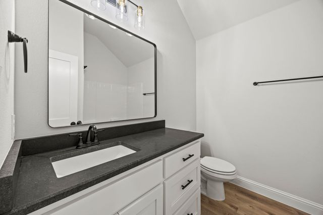 104 Maverick Trail, Valley View, TX 76272