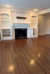 5200 W 72ND Street, Prairie Village, KS 66208