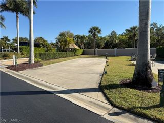 13563 Snook CIR, Naples, FL 34114