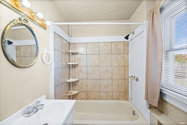 6374 N 260 W, Delphi, IN 46923